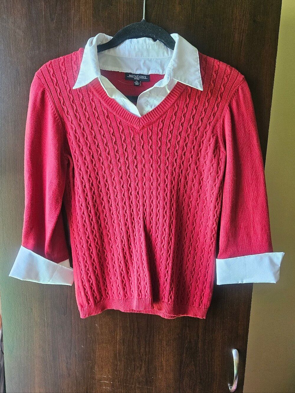 Notations Red Cable V-Neck Sweater With White Colar Size Large Petite